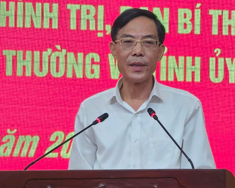 Phó Chủ tịch Ủy ban nhân dân tỉnh Thanh Hóa quán triệt nội dung chỉ thị. Phó Chủ tịch Ủy ban nhân dân tỉnh Thanh Hóa quán triệt nội dung chỉ thị.