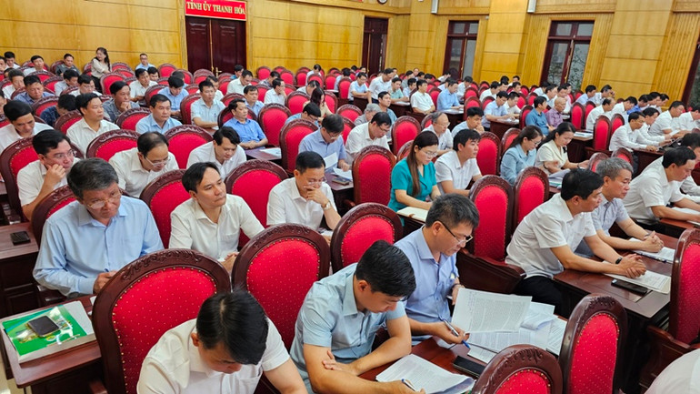 Các đại biểu tham dự hội nghị.