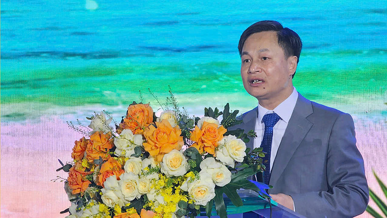 Chủ tịch Ủy ban nhân dân huyện Hoằng Hóa phát biểu, tuyên bố khai mạc Lễ hội Du lịch biển 2025: Hải Tiến-Khát vọng tỏa sáng.