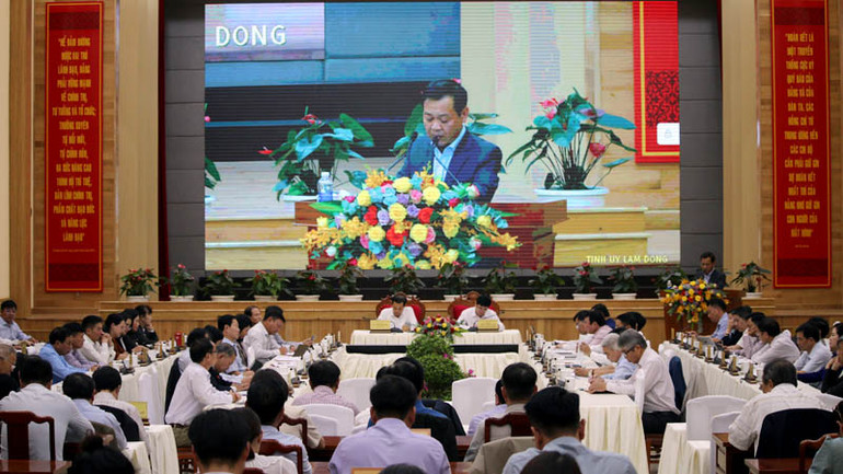 Các đơn vị thể hiện quyết tâm triển khai thực hiện Chỉ thị số 34 của Ban Thường vụ Tỉnh ủy Lâm Đồng tại hội nghị.