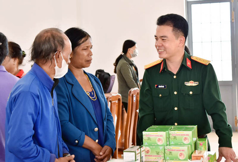 Đây là hoạt động thường niên của Học viện Lục quân, thể hiện sự quan tâm, chia sẻ khó khăn đối với đời sống của người dân.