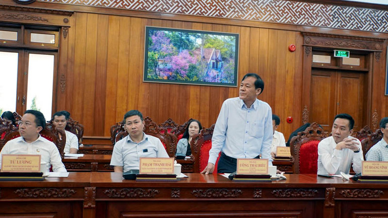 Đại diện cơ quan báo chí phát biểu tại buổi làm việc.