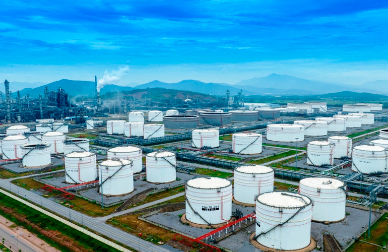 Một góc Liên hợp lọc hóa dầu Nghi Sơn.