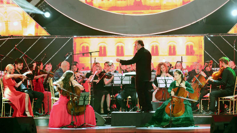 Dàn nhạc giao hưởng nổi tiếng Bucharest Symphony Orchestra (Romania), tại lễ hội âm nhạc quốc tế Hoa Sen SoundFest 2023 tổ chức tại Đà Lạt.