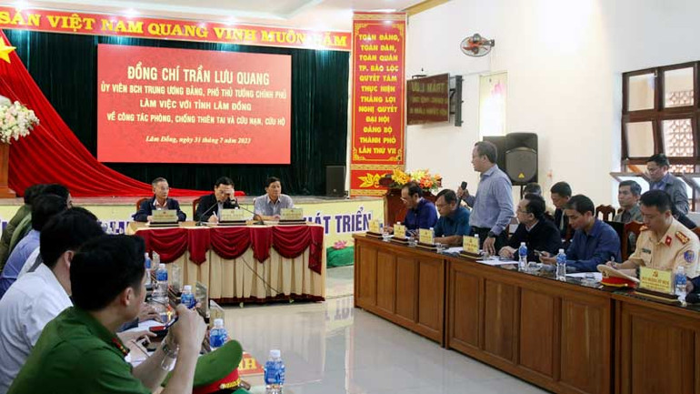 Các bộ, ngành Trung ương phát biểu ý kiến tại buổi làm việc.