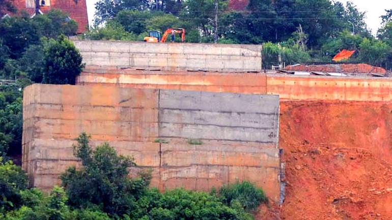 Phần ta-luy còn lại được đánh giá có nguy cơ tiếp tục sạt trượt.