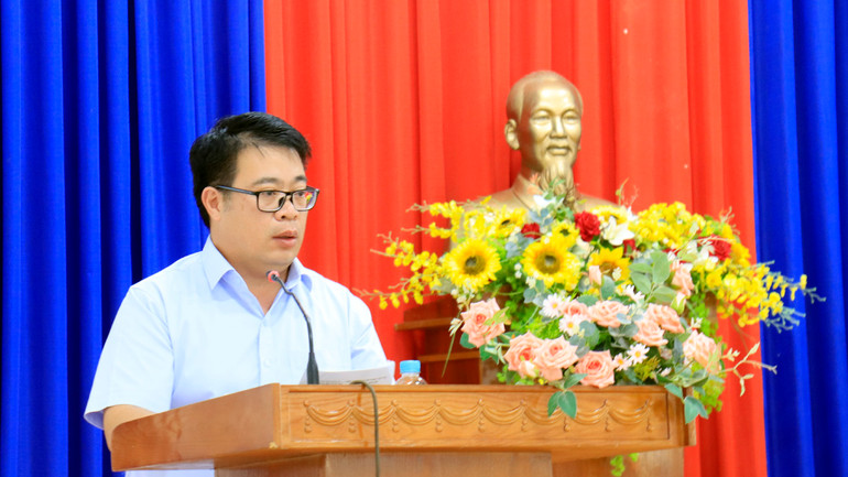 Phó Chủ tịch Ủy ban nhân dân tỉnh Lâm Đồng Nguyễn Ngọc Phúc tiếp thu, giải trình ý kiến cử tri.