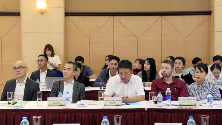 Đại biểu tham dự hội thảo.