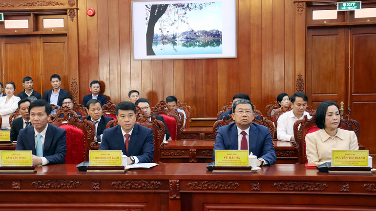 Đại biểu tham dự hội nghị.