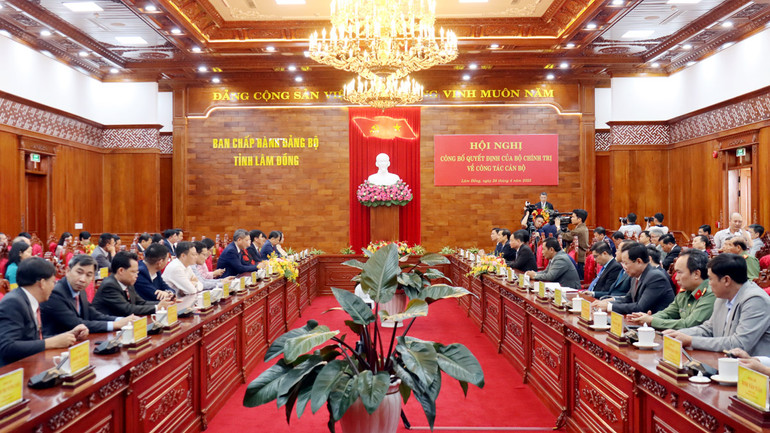 Quang cảnh hội nghị.