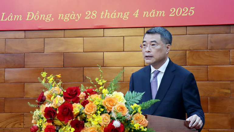 Đồng chí Lê Minh Hưng, Ủy viên Bộ Chính trị, Bí thư Trung ương Đảng, Trưởng Ban Tổ chức Trung ương phát biểu ý kiến tại hội nghị.