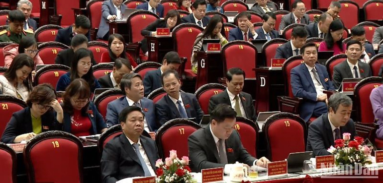 Các đại biểu dự Kỳ họp thứ bảy Hội đồng nhân dân tỉnh Thái Bình.