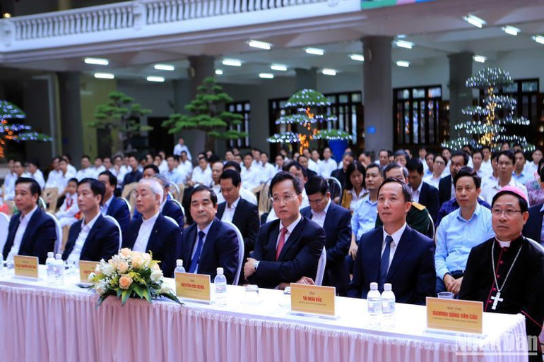 Các đại biểu tại buổi chúc mừng Giáng sinh và đón năm mới 2024.