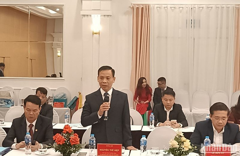 Các đại biểu đưa ra một số kiến nghị với Bộ Chính trị, Ban Bí thư chỉ đạo các cấp ủy tiếp tục quan tâm hơn nữa đến công tác cán bộ của Mặt trận Tổ quốc.