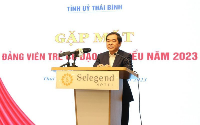 Phó Bí thư Thường trực Tỉnh ủy Thái Bình Nguyễn Tiến Thành đánh giá cao các hoạt động hiệu quả của đội ngũ đảng viên trẻ có đạo trong thời gian qua tại địa phương. (Ảnh Đào Quyên)