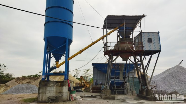 Các chủ công trình đều "vui vẻ" nộp phạt vi phạm hành chính với số tiền vẻn vẹn vài triệu đồng, sau đó tiếp tục hoạt động.