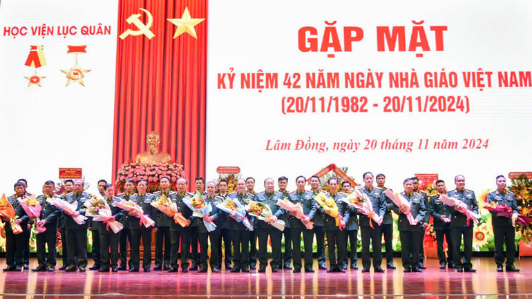 Học viện Lục quân tri ân các thế hệ cán bộ, giảng viên học viện.