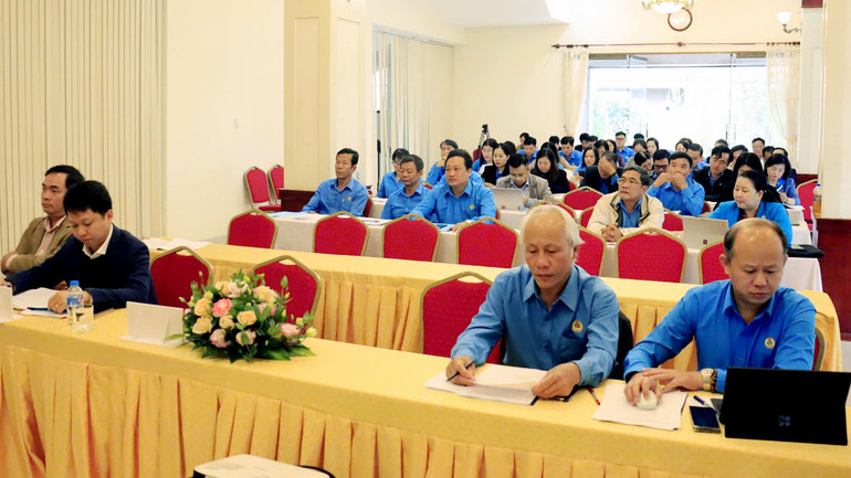 Đại biểu tham dự hội thảo.