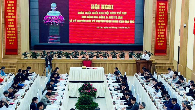 Quyền Bí thư Tỉnh ủy Lâm Đồng Nguyễn Thái Học phát biểu kết luận hội nghị.