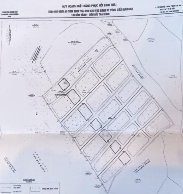 Theo bản quy hoạch do Ủy ban nhân dân huyện Tiền Hải cung cấp, các cá nhân chỉ được sử dụng ao ươm tôm giống (hình ô vuông trên bản quy hoạch). Nhưng trong thực tế, việc nuôi trồng thủy sản phát triển tràn lan ra ngoài khu vực quy hoạch. Theo bản quy hoạch do Ủy ban nhân dân huyện Tiền Hải cung cấp, các cá nhân chỉ được sử dụng ao ươm tôm giống (hình ô vuông trên bản quy hoạch). Nhưng trong thực tế, việc nuôi trồng thủy sản phát triển tràn lan ra ngoài khu vực quy hoạch.