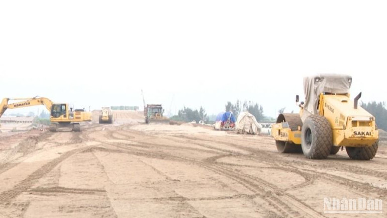 Huyện Tiền Hải xác định công tác vận động, tuyên truyền luôn là giải pháp căn cơ được ưu tiên hàng đầu nhằm tạo đồng thuận trong nhân dân khi thu hồi đất.