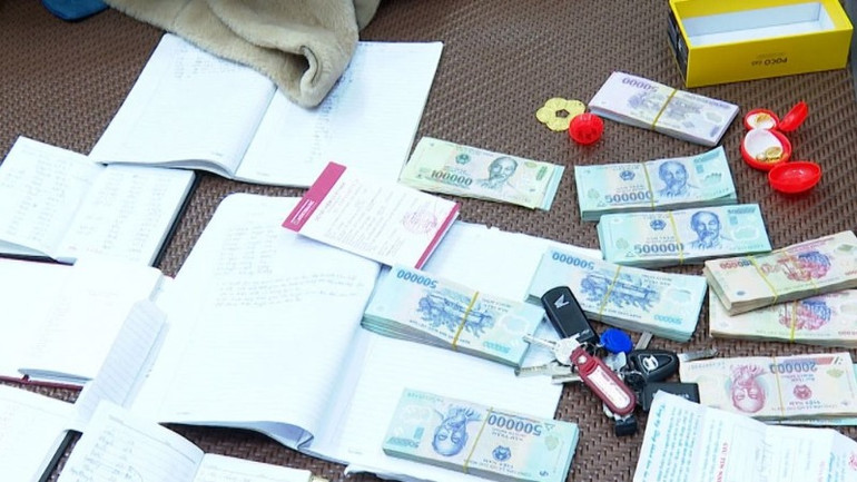 Tang vật vụ án. (Ảnh: Công an cung cấp) Tang vật vụ án. (Ảnh: Công an cung cấp)