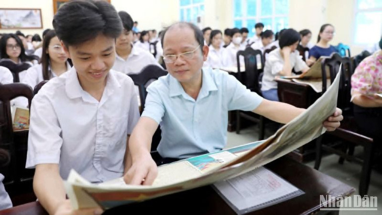 Ấn phẩm đặc biệt giúp các em học sinh thêm yêu môn Lịch sử.