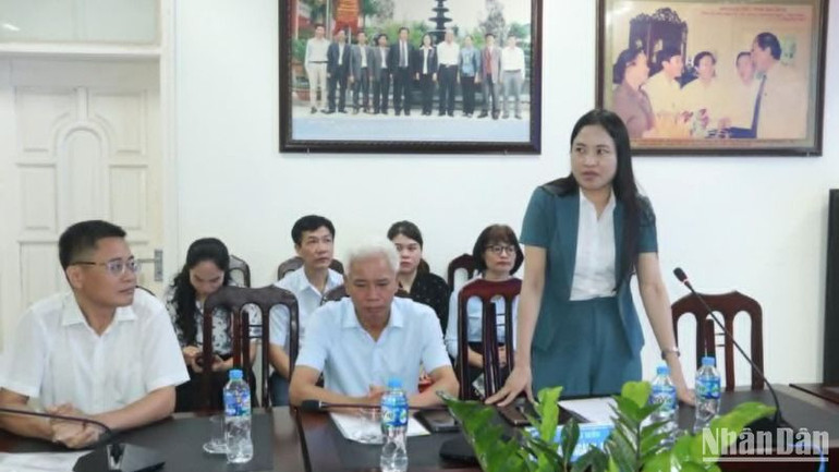 Phó Giám đốc Sở Giáo dục và Đào tạo tỉnh Thái Bình Hà Thị Thu Phương phát biểu ý kiến. Phó Giám đốc Sở Giáo dục và Đào tạo tỉnh Thái Bình Hà Thị Thu Phương phát biểu ý kiến.