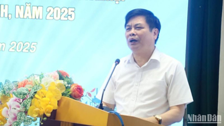 Phó Chủ tịch Ủy ban nhân dân tỉnh Thái Bình Phạm Văn Nghiêm mong muốn doanh nghiệp và các trường nghề cần chủ động tương tác, cùng đồng hành theo hướng "đặt hàng" để có sản phẩm cụ thể. Phó Chủ tịch Ủy ban nhân dân tỉnh Thái Bình Phạm Văn Nghiêm mong muốn doanh nghiệp và các trường nghề cần chủ động tương tác, cùng đồng hành theo hướng "đặt hàng" để có sản phẩm cụ thể.