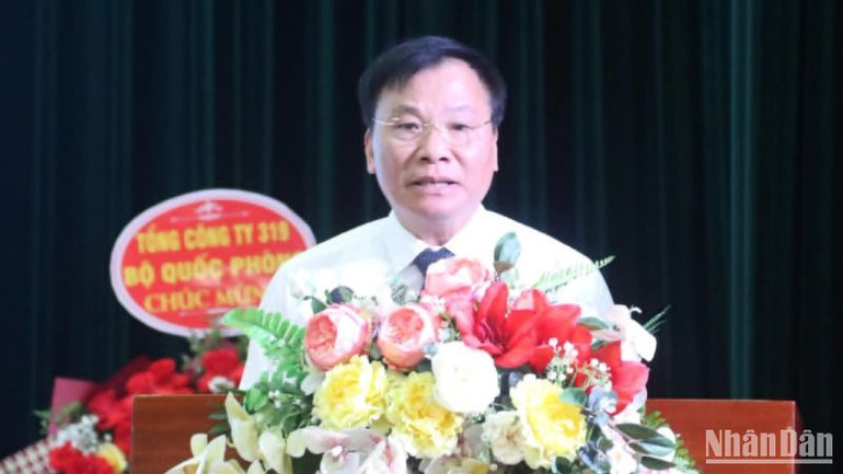 Phó Giáo sư, Tiến sĩ Nguyễn Duy Cường, Hiệu trưởng nhà trường phát biểu ý kiến. Phó Giáo sư, Tiến sĩ Nguyễn Duy Cường, Hiệu trưởng nhà trường phát biểu ý kiến.