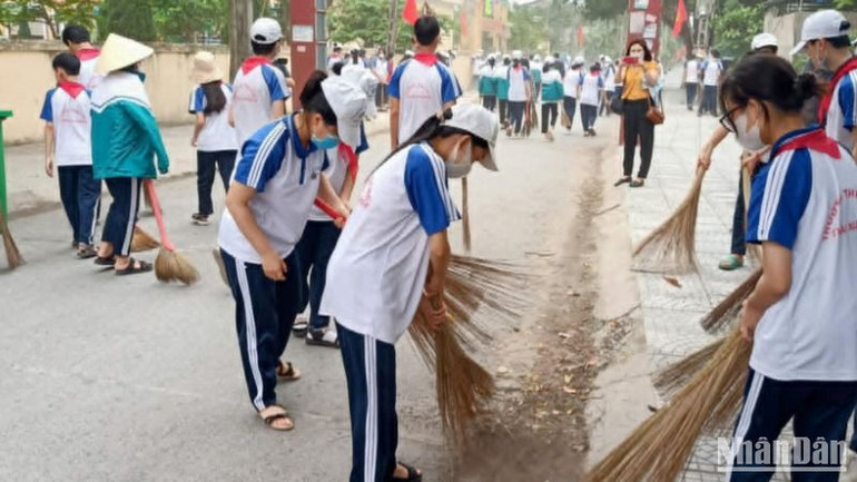 Thái Bình đẩy mạnh tổng vệ sinh môi trường tại địa bàn khu dân cư, trường học, các cơ sở sản xuất. Thái Bình đẩy mạnh tổng vệ sinh môi trường tại địa bàn khu dân cư, trường học, các cơ sở sản xuất.