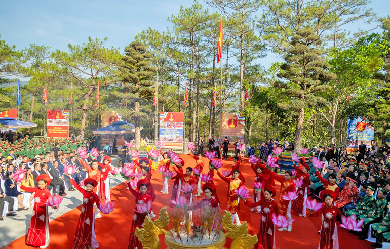 Đông đảo người dân địa phương và du khách dự Lễ Giỗ Tổ Hùng Vương tại Đà Lạt.