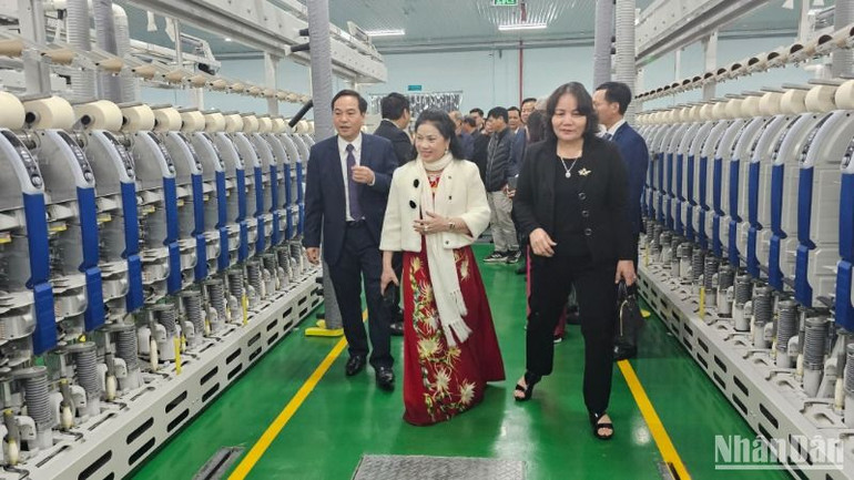 Công ty cổ phần đầu tư xuất nhập khẩu Thăng Long đang trở thành doanh nghiệp hoạt động đa ngành, đa lĩnh vực rất hiệu quả của tỉnh Thái Bình.