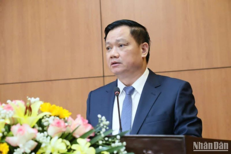 Đồng chí Nguyễn Khắc Thận, Bí thư Tỉnh ủy Thái Bình phát biểu nhận nhiệm vụ. Đồng chí Nguyễn Khắc Thận, Bí thư Tỉnh ủy Thái Bình phát biểu nhận nhiệm vụ.