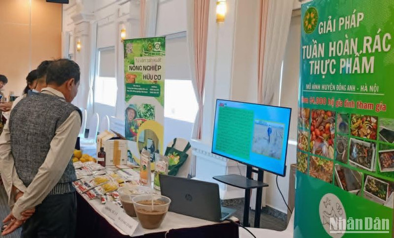 Giải pháp tuần hoàn rác thực phẩm triển khai tại huyện Đông Anh, thành phố Hà Nội được giới thiệu tại Diễn đàn.