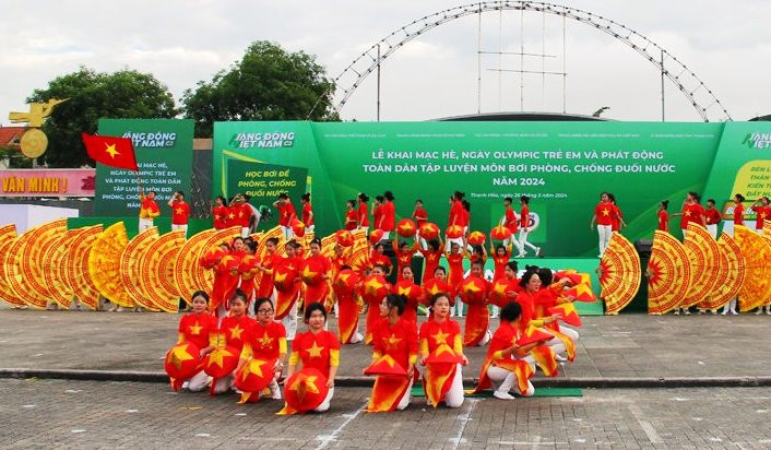 Một tiết mục văn nghệ do thiếu nhi Thanh Hóa thể hiện.