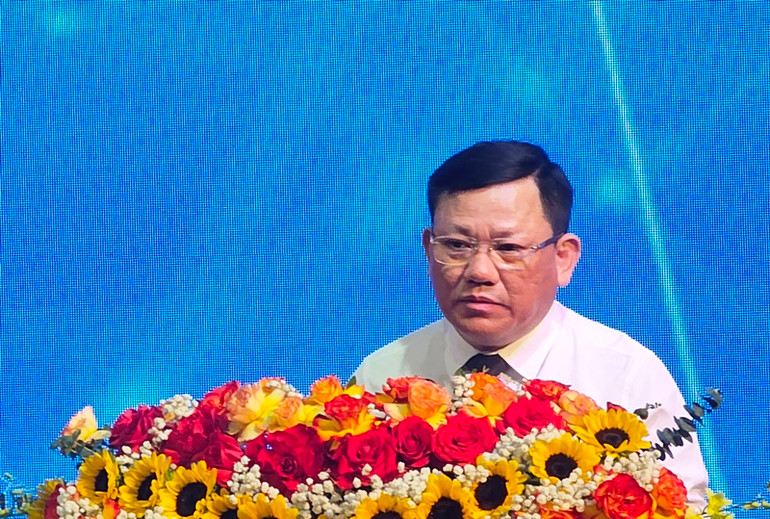 Phó Chủ tịch Thường trực Ủy ban nhân dân tỉnh phát biểu tại buổi lễ.