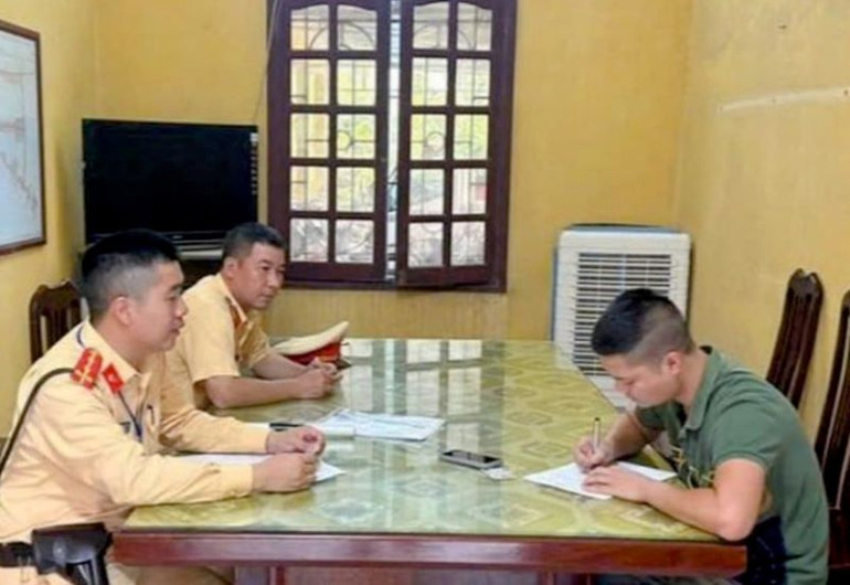 Trạm Cảnh sát giao thông Cầu Nghìn xử lý trường hợp vượt đèn đỏ thông qua video, hình ảnh trên mạng xã hội.