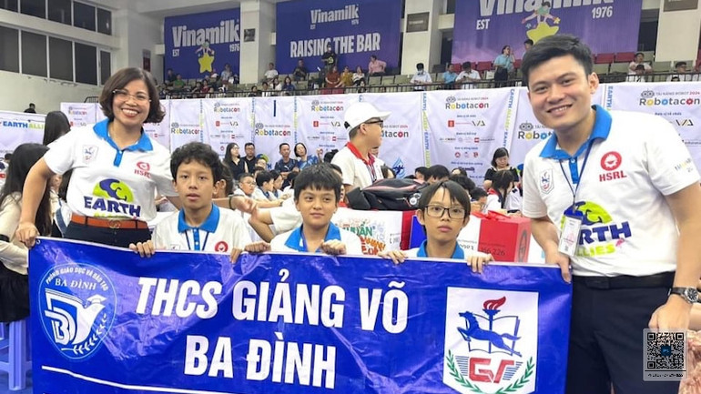 Đội thi Bảng B1 của Trường THCS Giảng Võ là 1 trong 3 đội đại diện cho Việt Nam tham gia vòng chung kết thế giới sẽ được tổ chức tại Thổ Nhĩ Kỳ vào tháng 11/2024. Đội thi Bảng B1 của Trường THCS Giảng Võ là 1 trong 3 đội đại diện cho Việt Nam tham gia vòng chung kết thế giới sẽ được tổ chức tại Thổ Nhĩ Kỳ vào tháng 11/2024.