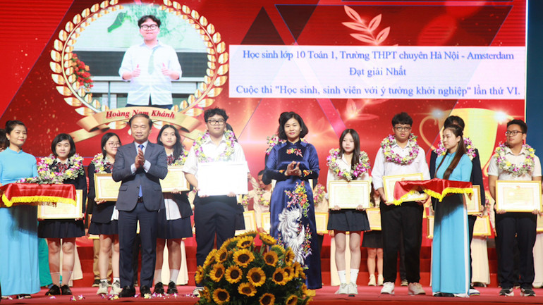 Học sinh Thủ đô đạt thành tích cao tại các cuộc thi quốc gia, quốc tế. (Ảnh: Thanh Tùng) Học sinh Thủ đô đạt thành tích cao tại các cuộc thi quốc gia, quốc tế. (Ảnh: Thanh Tùng)