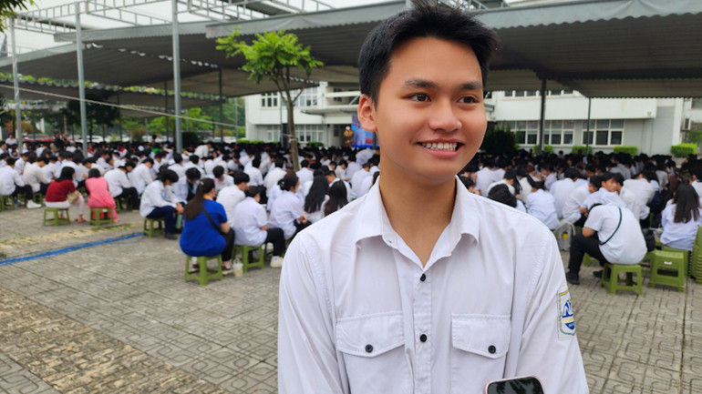 Ngôi trường có nhiều học sinh tài năng, thanh lịch ảnh 2