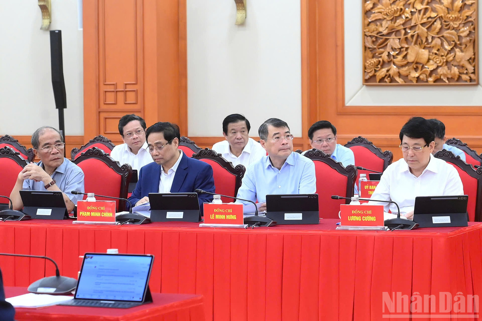 Các đồng chí lãnh đạo, nguyên lãnh đạo Đảng, Nhà nước tham dự phiên họp. (Ảnh: ĐĂNG KHOA)