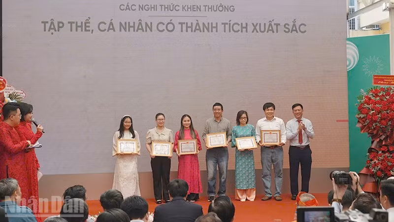 ndo_bl_z7409148288661-e599d205f9758b2423a0871328f458a3-copy.jpg