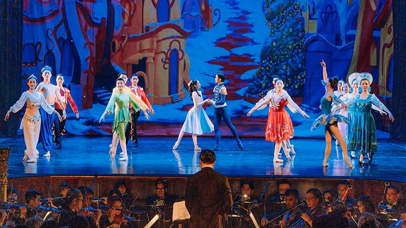 Một cảnh trong vở ballet "Kẹp hạt dẻ"(Ảnh: HBSO).