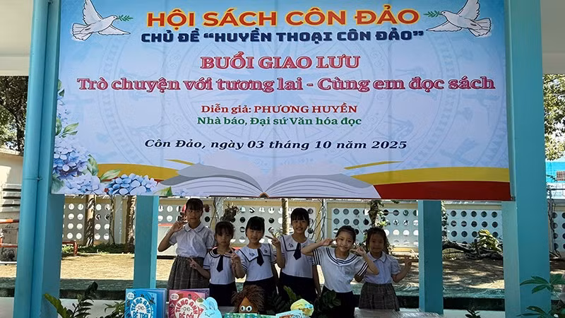 Nhiều buổi giao lưu truyền cảm hứng đọc sách cho các em học sinh tại Hội sách Côn Đảo. (Ảnh: Phương Huyền)