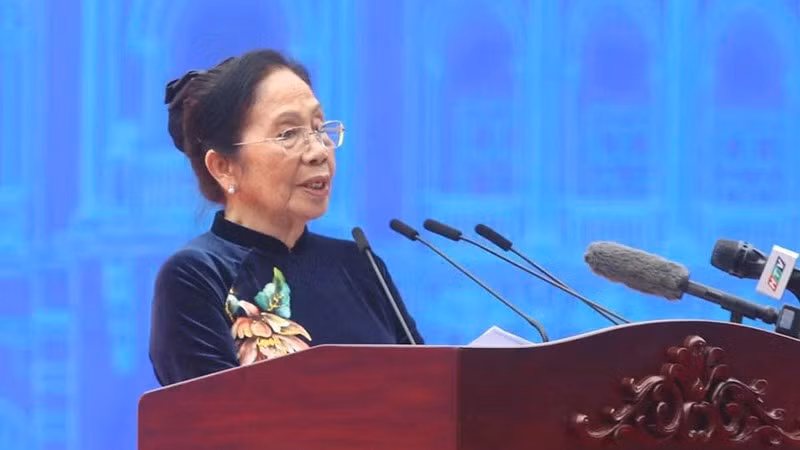 Anh hùng Lao động, Thầy thuốc Nhân dân, bác sĩ Nguyễn Thị Ngọc Phượng phát biểu tại buổi lễ. (Ảnh: Ban tổ chức cung cấp)