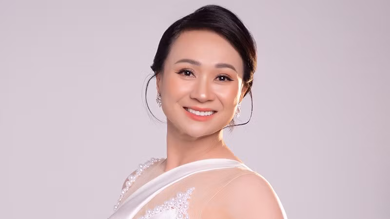 nguyen-thu-huong-soprano.jpg