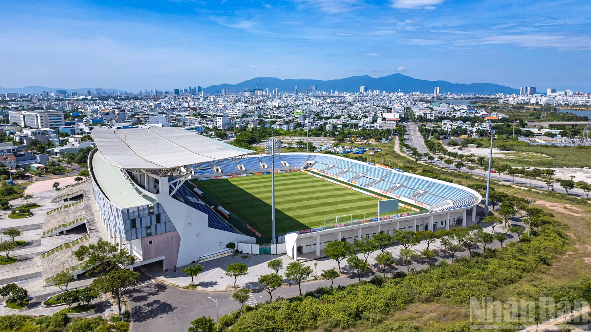 ndo_br_san-van-dong-hoa-xuan.jpg