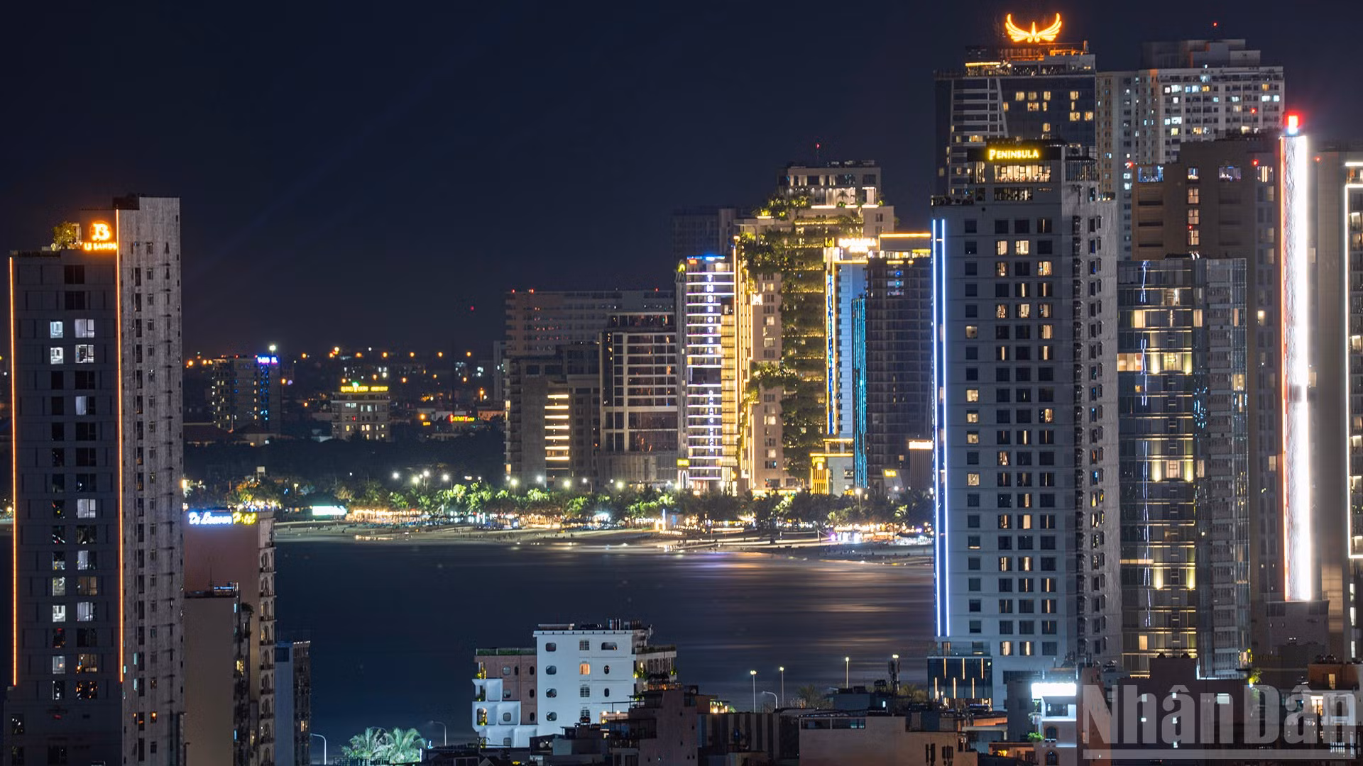 ndo_br_bai-bien-my-khe-da-nang-ruc-ro.jpg