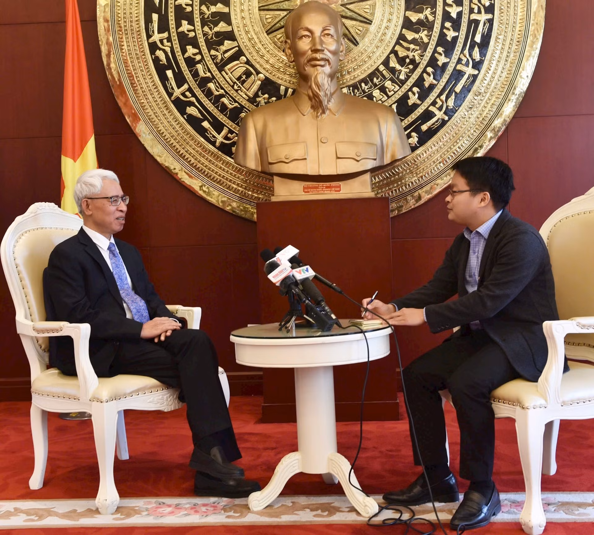 khang-dinh.jpg